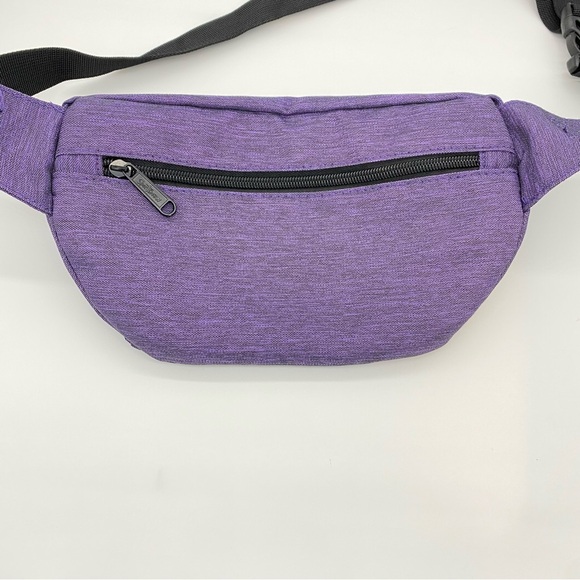 Sportsnew Fanny Pack Waist Bag Adjustable with Headphone Hole - Picture 6 of 8